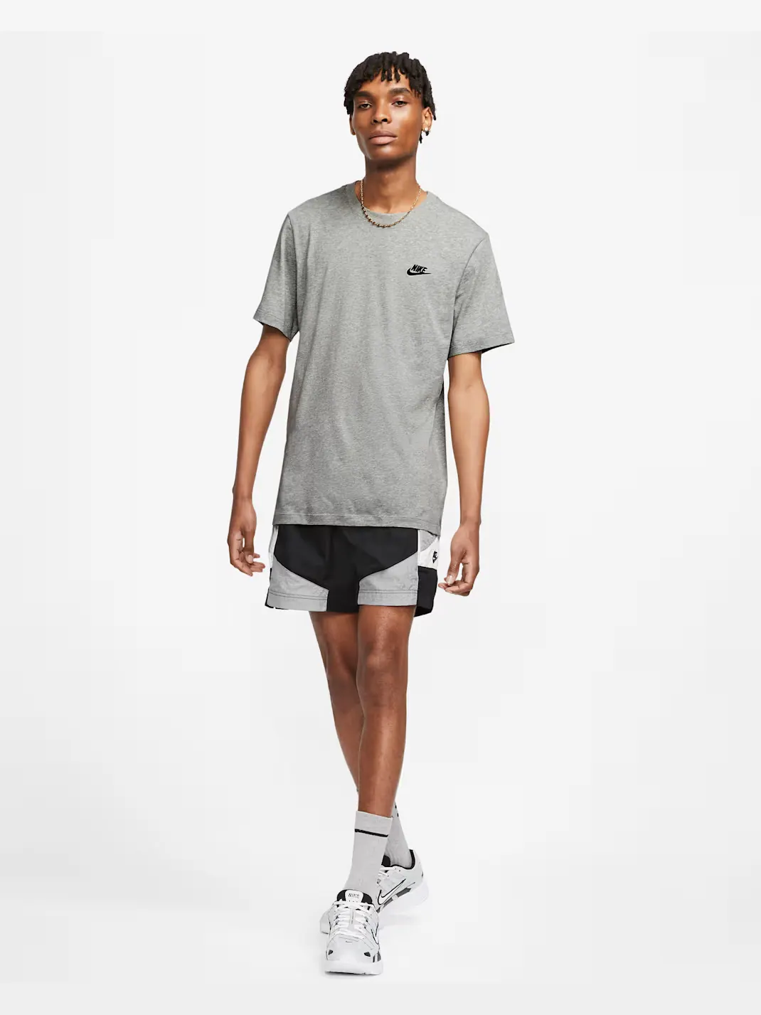 Футболка Nike Sportswear Club — изображение 4 из 10, серый