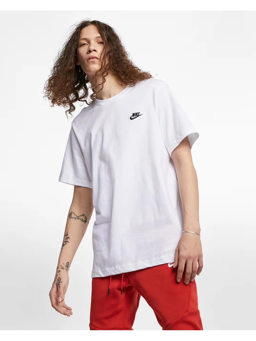 Футболка Nike Sportswear Club — изображение 1 из 7, белый
