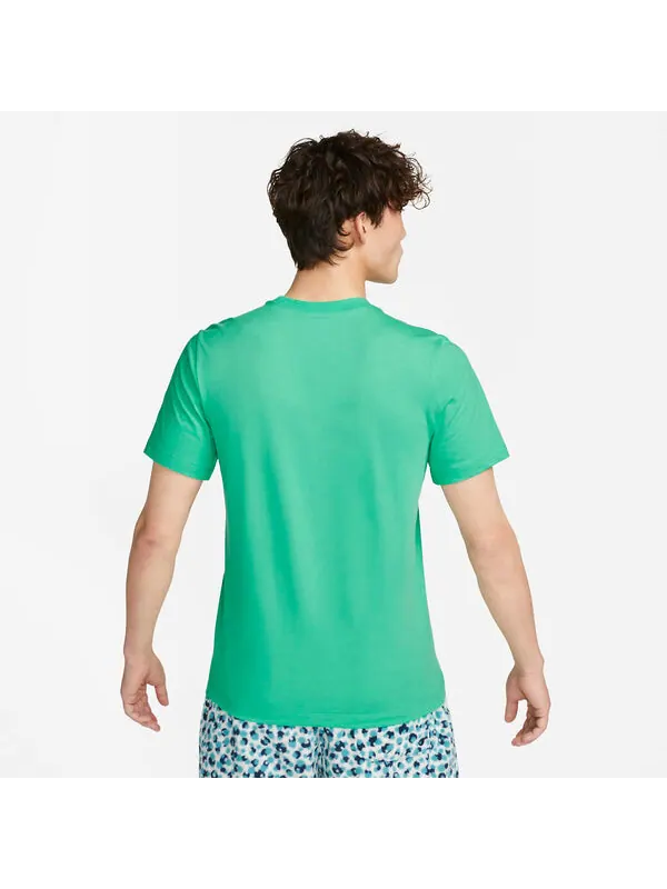 Футболка Nike Sportswear Club T-Shirt 'Green' — изображение 3 из 3, зеленый/мульти
