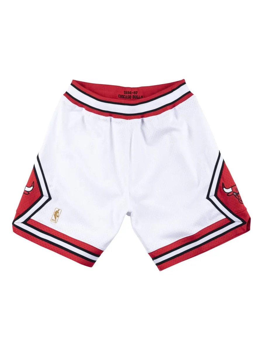 Спортивные шорты Mitchell & Ness NBA Authentic Shorts Chicago Bulls 1996-97 'White Red' — изображение 1 из 2, белый