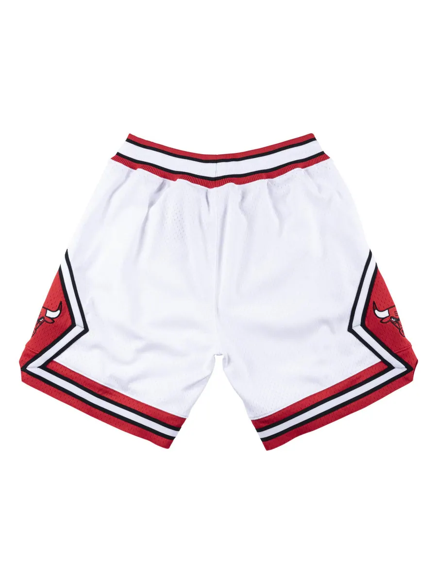 Спортивные шорты Mitchell & Ness NBA Authentic Shorts Chicago Bulls 1996-97 'White Red' — изображение 2 из 2, белый