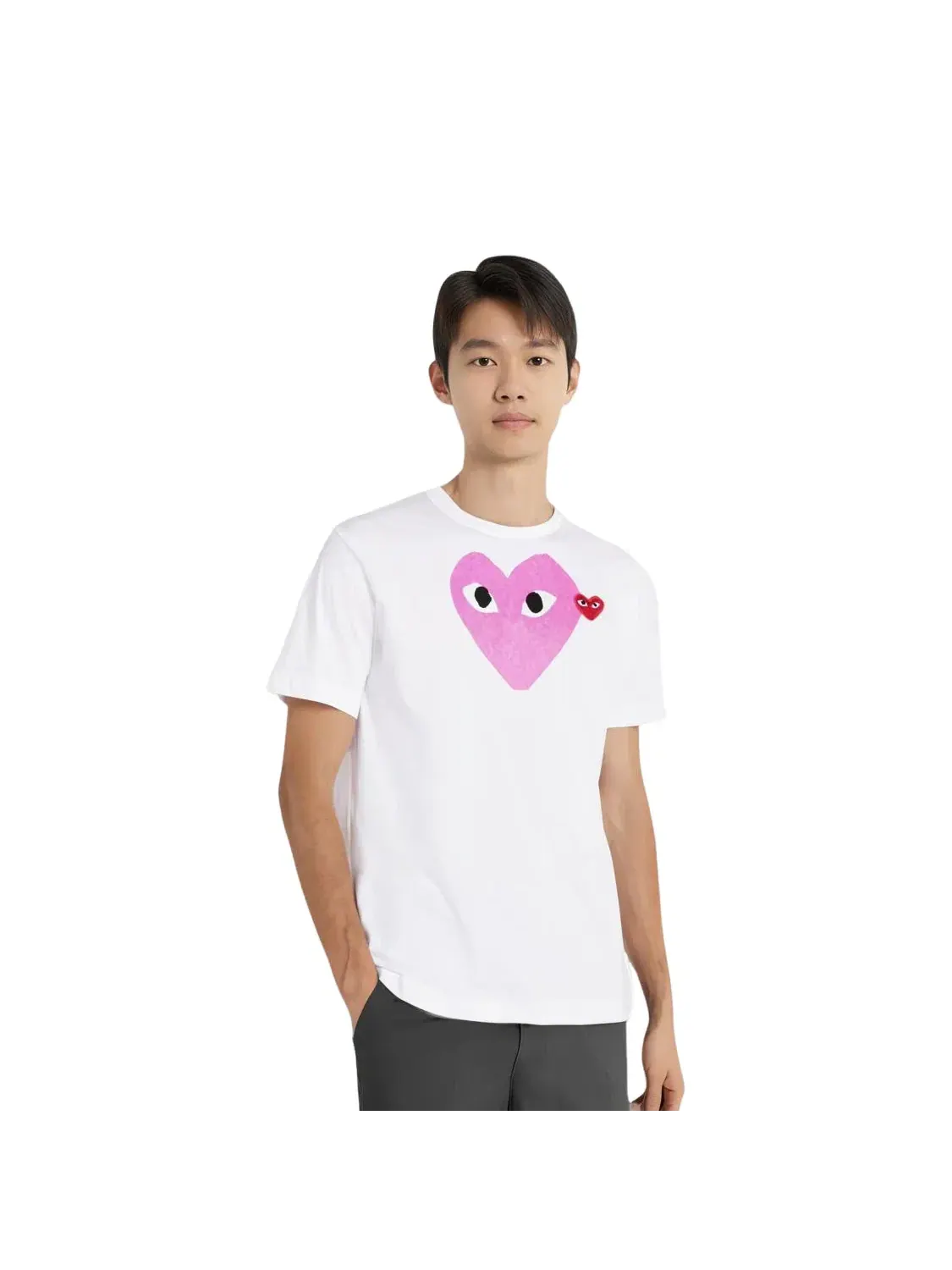 Футболка COMME des GARCONS PLAY SS25 с принтом в виде сердца и красной эмблемы — изображение 2 из 5, розовый