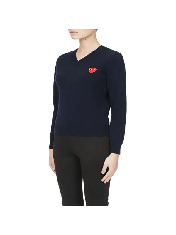 Свитер v-neck l/s t-shirt red emblem 'navy' Comme Des Garcons Play — изображение 4 из 4, темно-синий