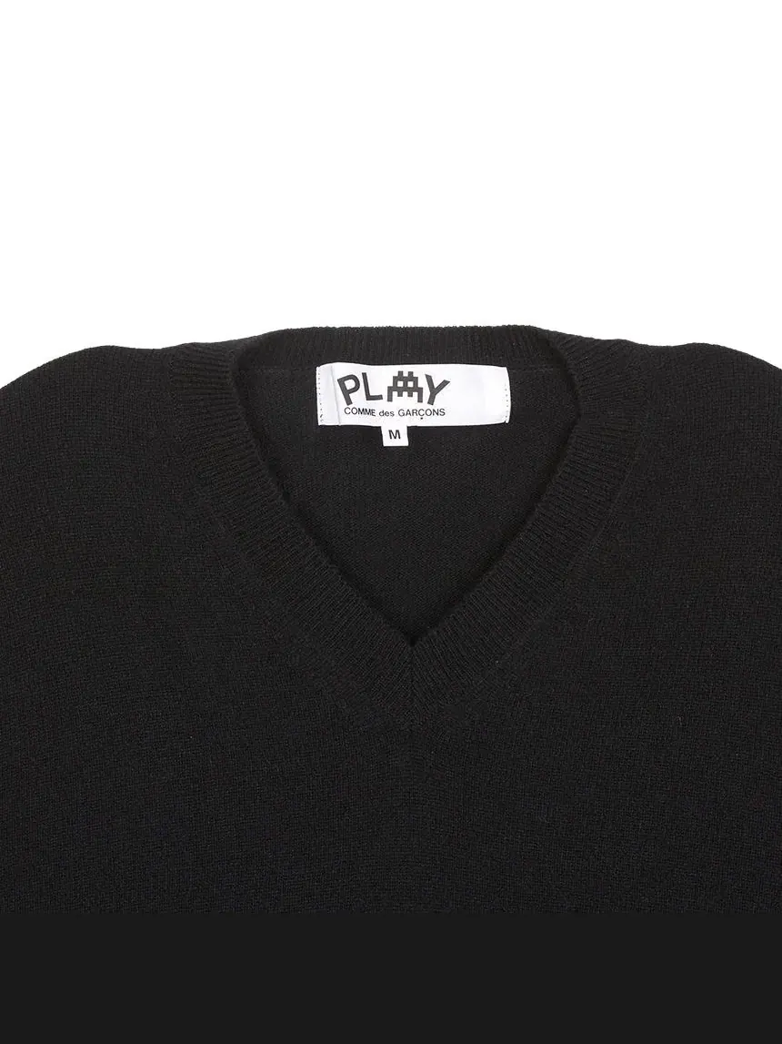 Кардиган COMME des GARCONS PLAY FW25 x Invader Double Pixel Heart Knitwear 'Black' AZ-N086-051-1 — изображение 4 из 4, черный