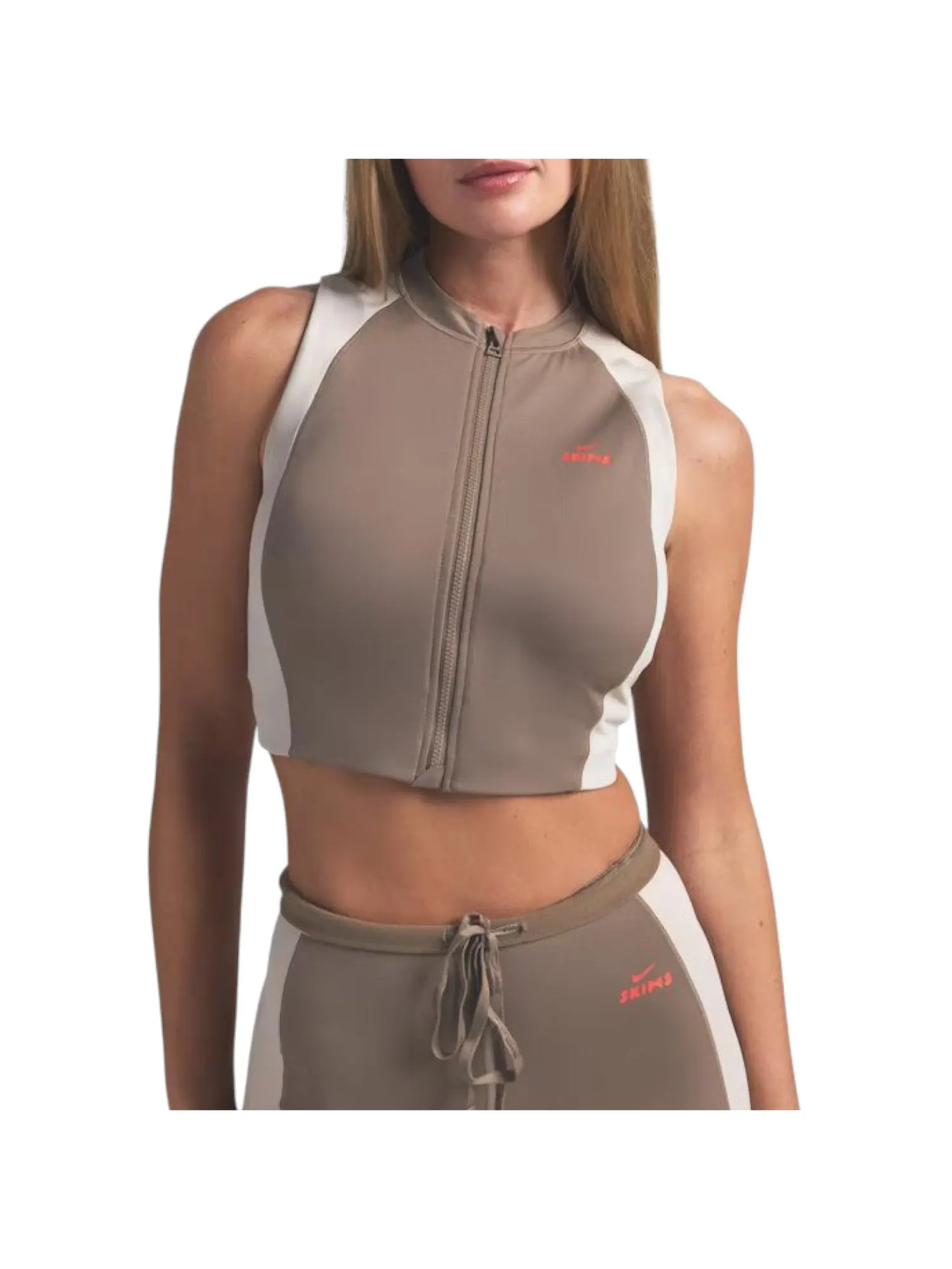 (WMNS) Бюстгальтер Nike x SKIMS Shine с передней застежкой-молнией, цвет 'Truffle Stone' — изображение 2 из 3
