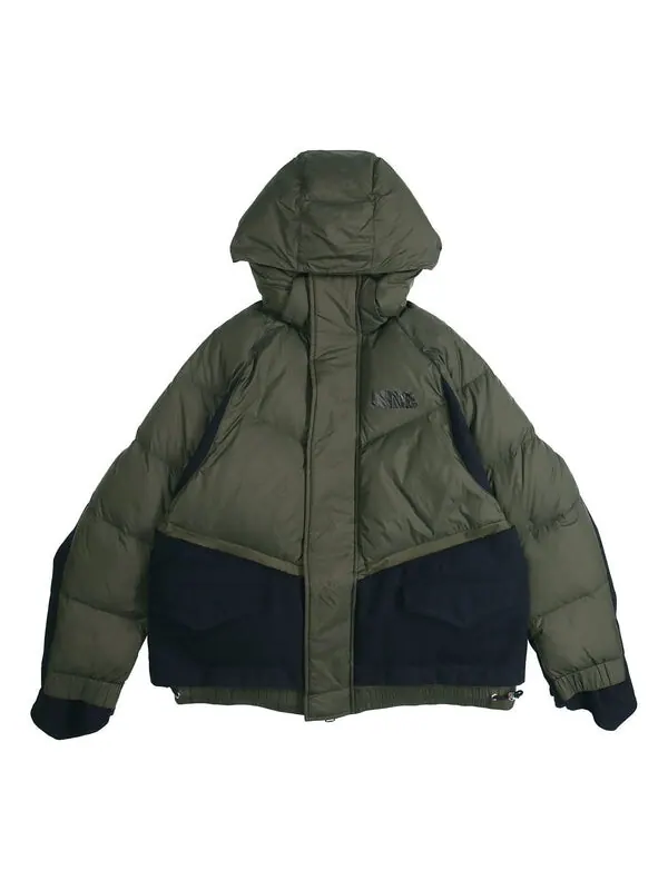Куртка x sacai sports loose splicing hooded down jacket 'olive green' Nike — изображение 1 из 4, оливковый зеленый