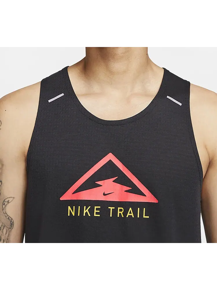 Жилет Nike Rise 365 Trail Dri-Fit Running Vest Black — изображение 5 из 6, черный