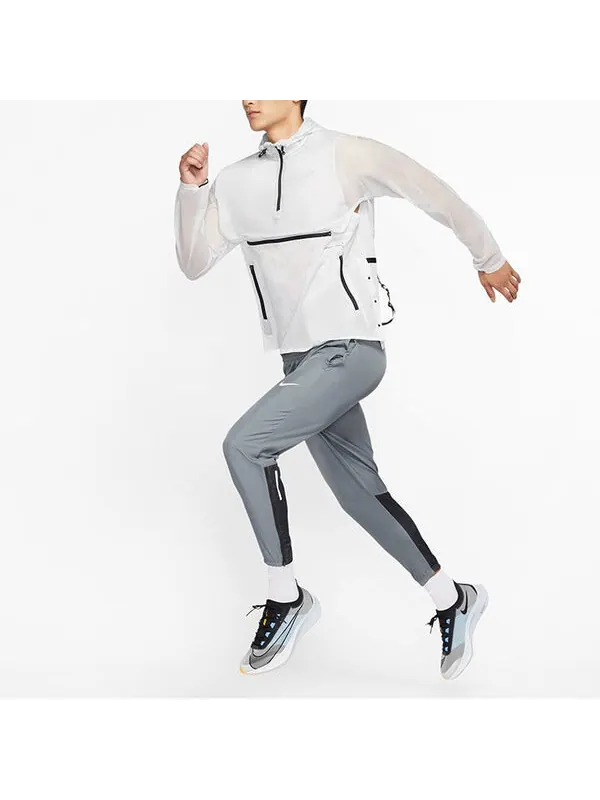 Куртка Storm jacket run division flash беговая куртка для мужчин белая Nike — изображение 3 из 4, белый