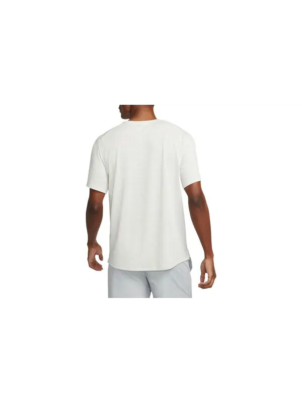 Футболка Men's Nike Dri-fit Miler Solid Color Logo Luminous Crew Neck Running Short Sleeve Light — изображение 2 из 2, мульти