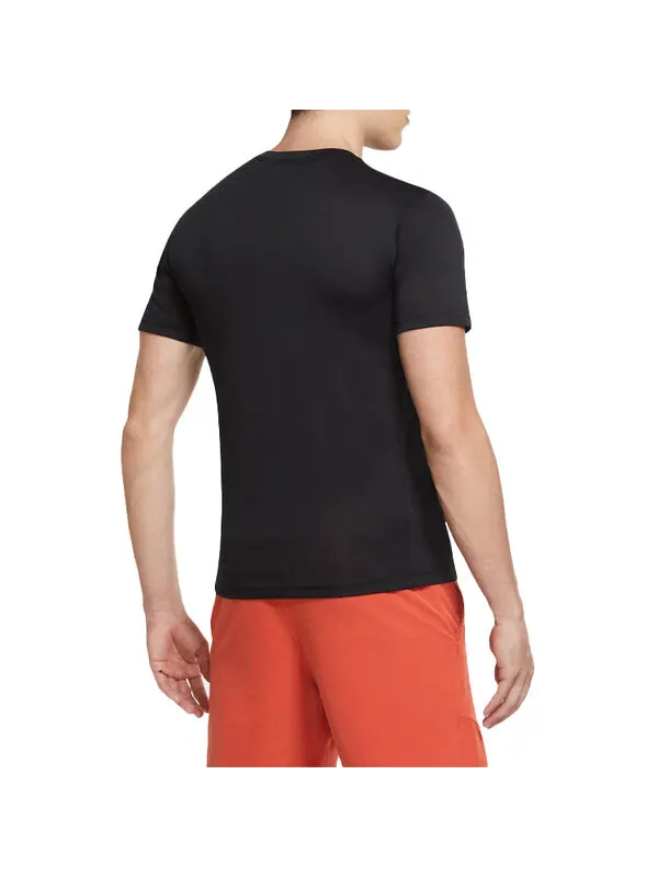 Футболка Nike Dri-FIT Legend Training Short Sleeve Black — изображение 4 из 4, черный
