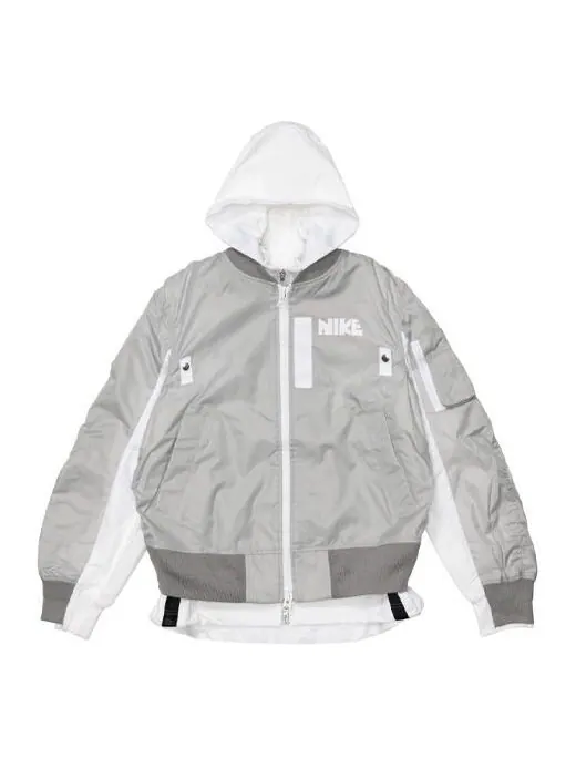 Куртка x sacai layered bomber jacket 'grey fog' Nike — изображение 1 из 3, серый