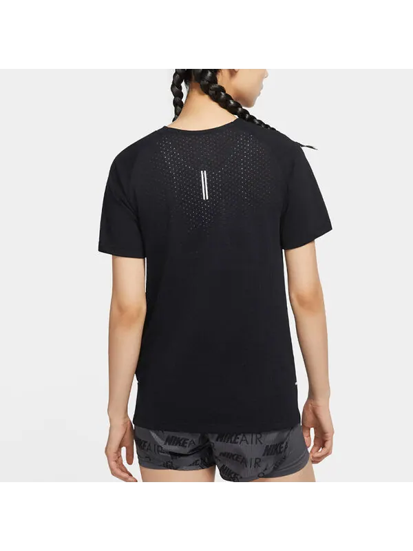 Футболка дышащие Tailwind Dri Fit Running с коротким рукавом Nike — изображение 3 из 4, черный
