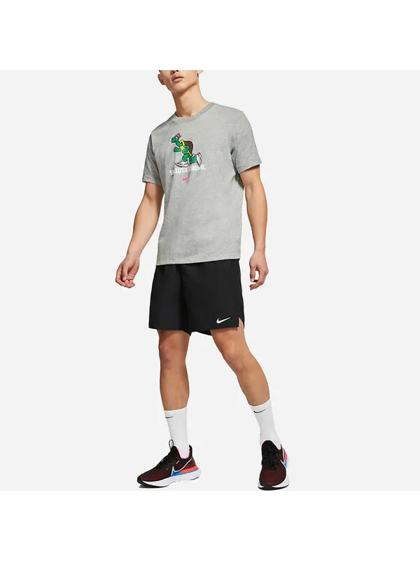 Футболка dri fit черепаховый дышащий пот принт бег короткий рукав для мужчин Nike — изображение 3 из 4, серый