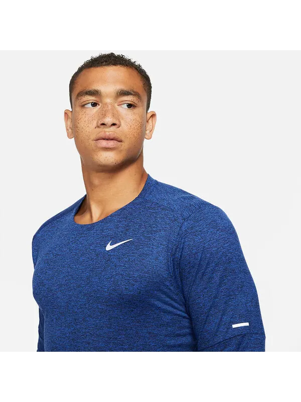 Футболка Nike Dry Fit Element Running Crew 'Blue' — изображение 2 из 4, синий
