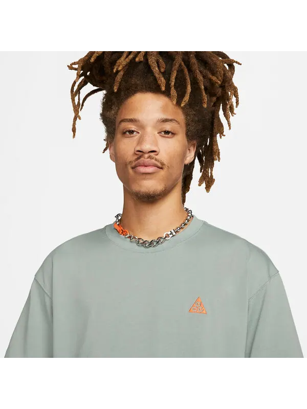 Футболка Nike ACG T-Shirt 'Mica Green' — изображение 4 из 4, зеленый