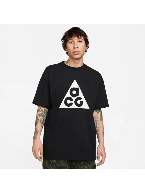 Футболка Nike ACG Short-Sleeve T-Shirt 'Black' — изображение 2 из 4, черный/белый