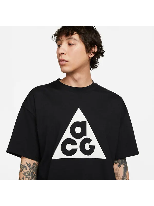 Футболка Nike ACG Short-Sleeve T-Shirt 'Black' — изображение 3 из 4, черный/белый