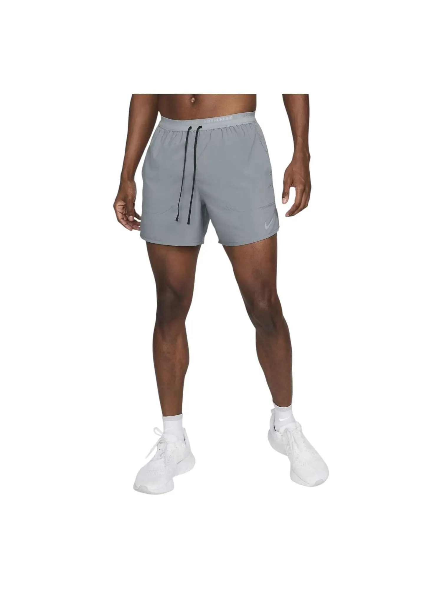 Шорты Nike Dri-FIT Stride 5" Hidden Lined Running Shorts 'Smoke Grey' — изображение 1 из 2, серый