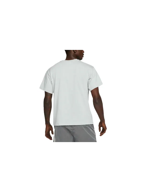 Футболка Nike Sportswear Logo T-Shirt 'Grey' — изображение 2 из 2, серый