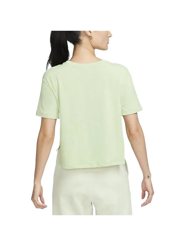 Футболка (WMNS) Nike Dri-FIT One Luxe 'light olive' — изображение 3 из 4, светлый оливковый