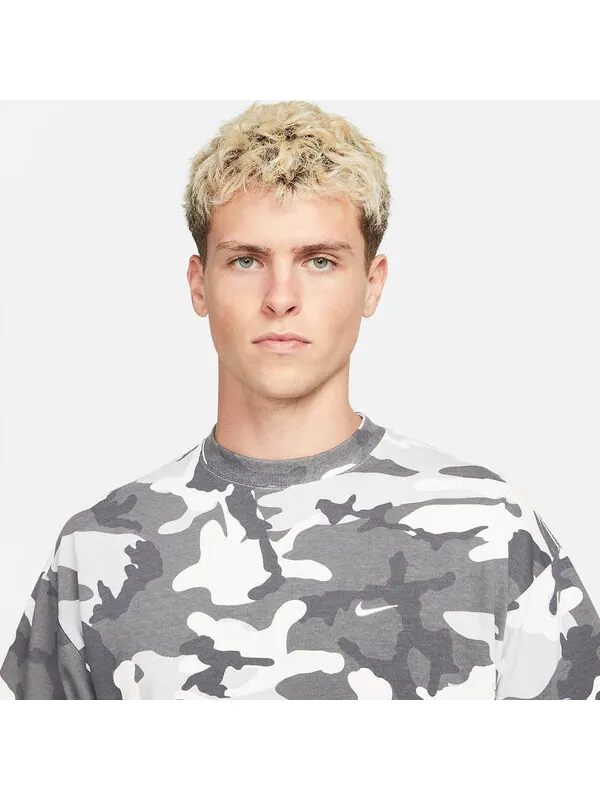 Футболка nrg solo swoosh камуфляжная футболка Nike — изображение 3 из 4, серый/белый