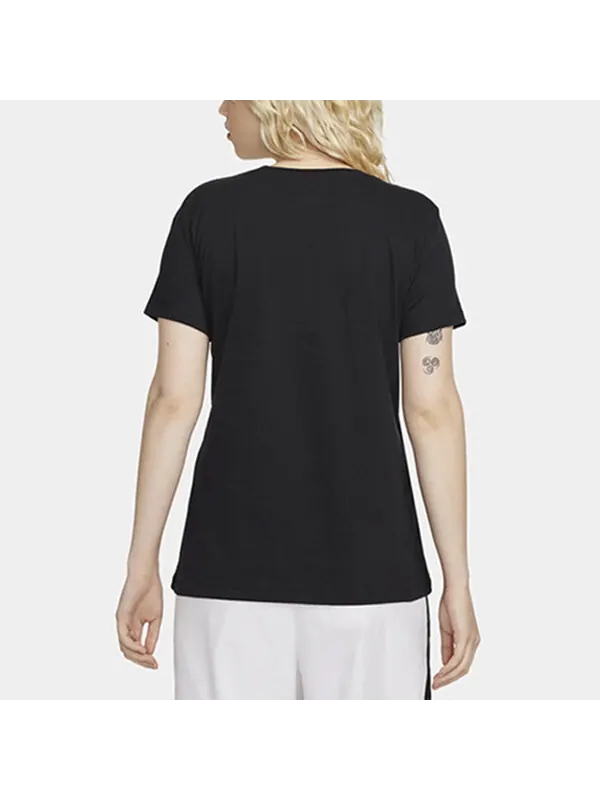 Футболка (WMNS) Nike Sportswear Club T-shirt 'Balck' — изображение 4 из 4, черный/белый