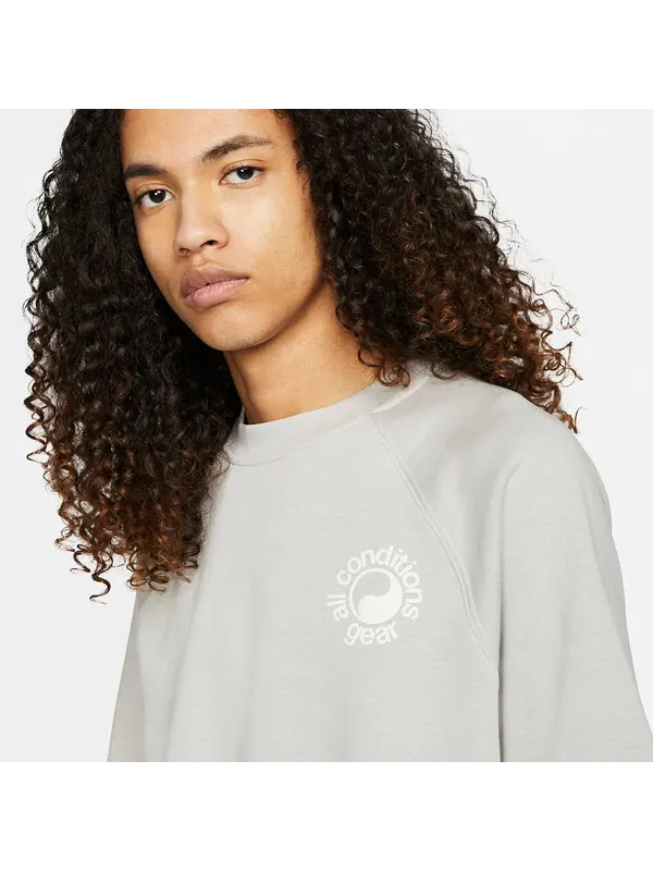 Футболка acg dry fit short sleeve french terry crew 'light iron ore' Nike — изображение 2 из 4, светлый/белый