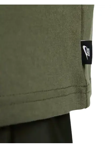 Футболка Nike Sportswear Premium Essentials LogoT Cargo khaki — изображение 2 из 3, хаки