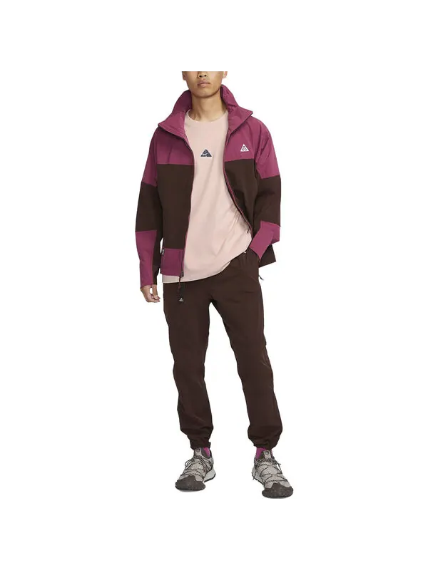 Футболка Nike ACG Logo Tee 'Pink Oxford' — изображение 3 из 4, розовый/белый