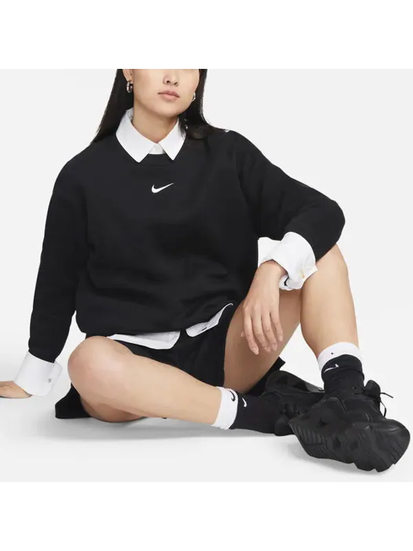 Толстовка (WMNS) Nike Sportswear Phoenix Fleece Wide Fit Crew Neck Sweatshirt 'Black' — изображение 2 из 3, черный/белый