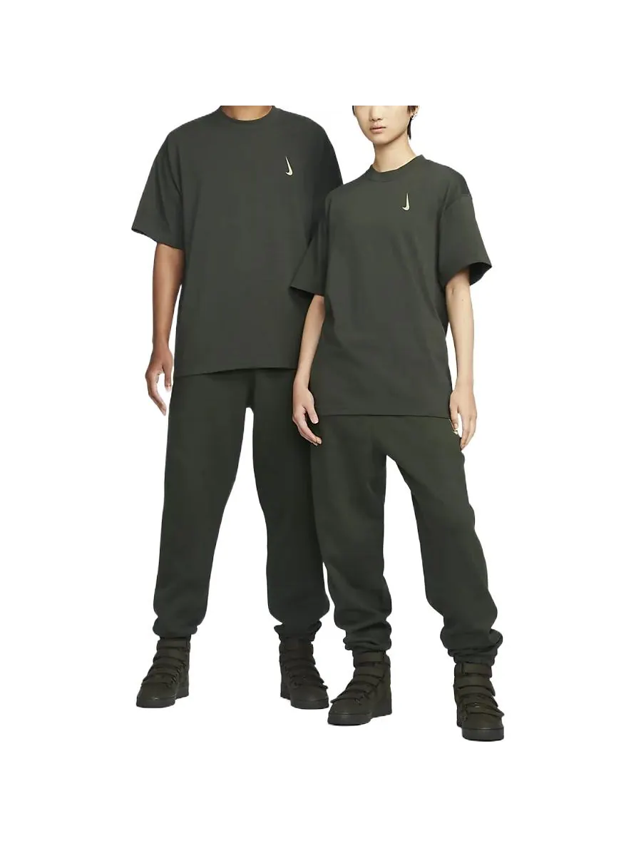 Футболка Nike x Billie Eilish T-Shirt 'Sequoia/Mushroom' — изображение 3 из 4, зеленый