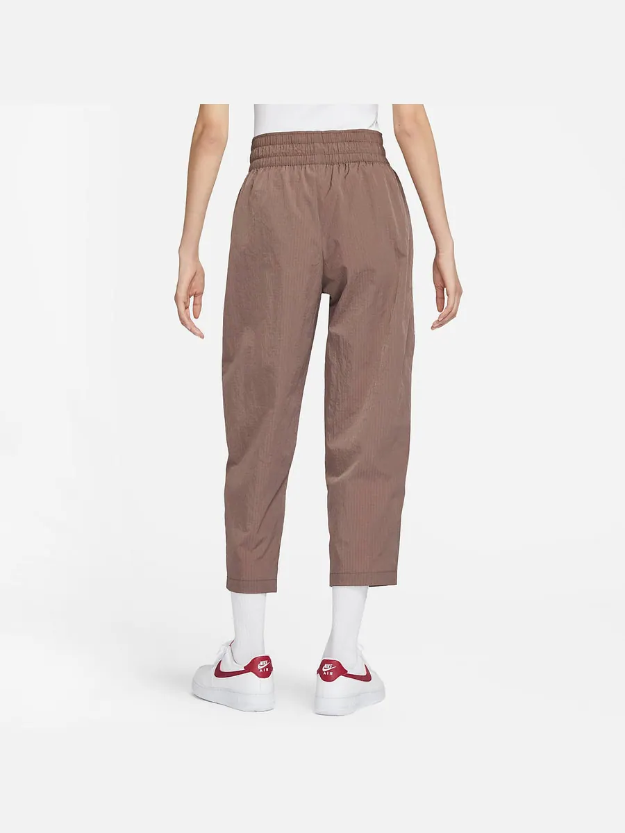 Спортивные брюки (WMNS) Nike Sportswear City Utility High-Waist Woven Pants 'Brown' — изображение 6 из 6, коричневый