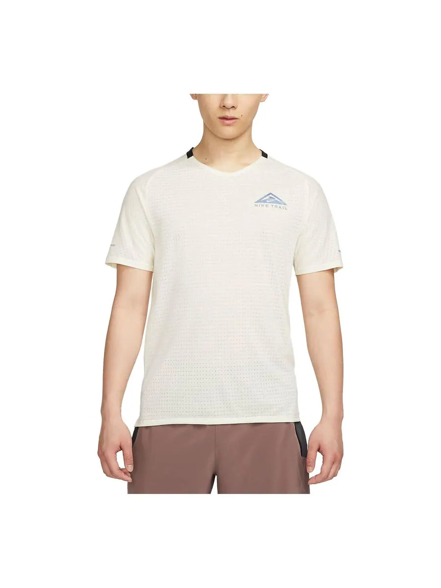 Футболка Nike Dri-FIT Trail Solar Chase Short Sleeve Trail Running T-Shirt 'Coconut Milk' — изображение 1 из 3, бежевый