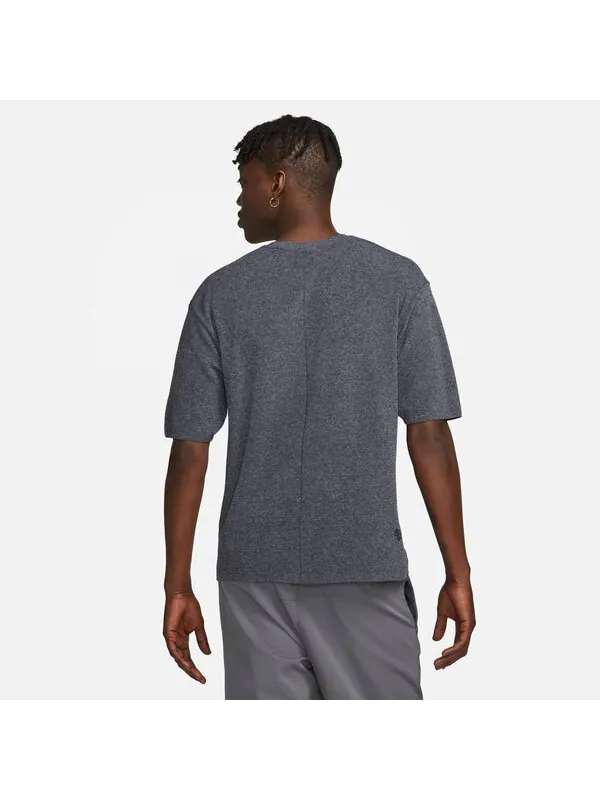 Футболка Tech Pack, футболка из трикотажного полотна Nike — изображение 2 из 4, серый