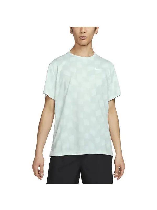Футболка Nike Dri-FIT Miler Short-Sleeve Running Top 'Green' — изображение 4 из 4, зеленый