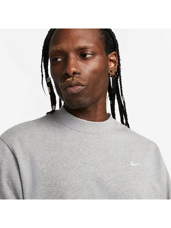 Рубашка solo swoosh crew толстовка Nike — изображение 3 из 4, светлый серый/белый