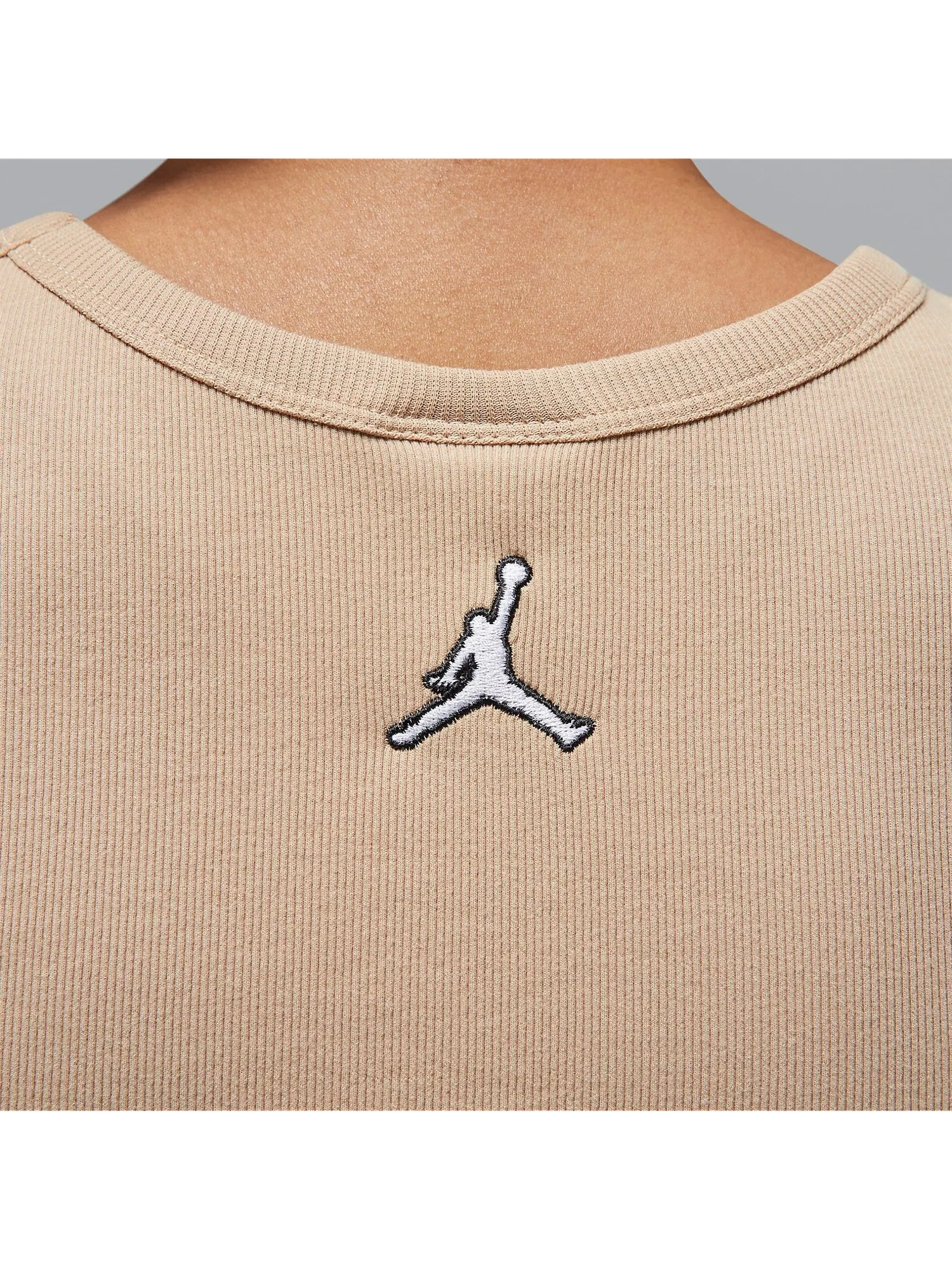Спортивный топ (WMNS) Air Jordan Tank Core 'Camel' DX4701-254 — изображение 2 из 3, верблюжий
