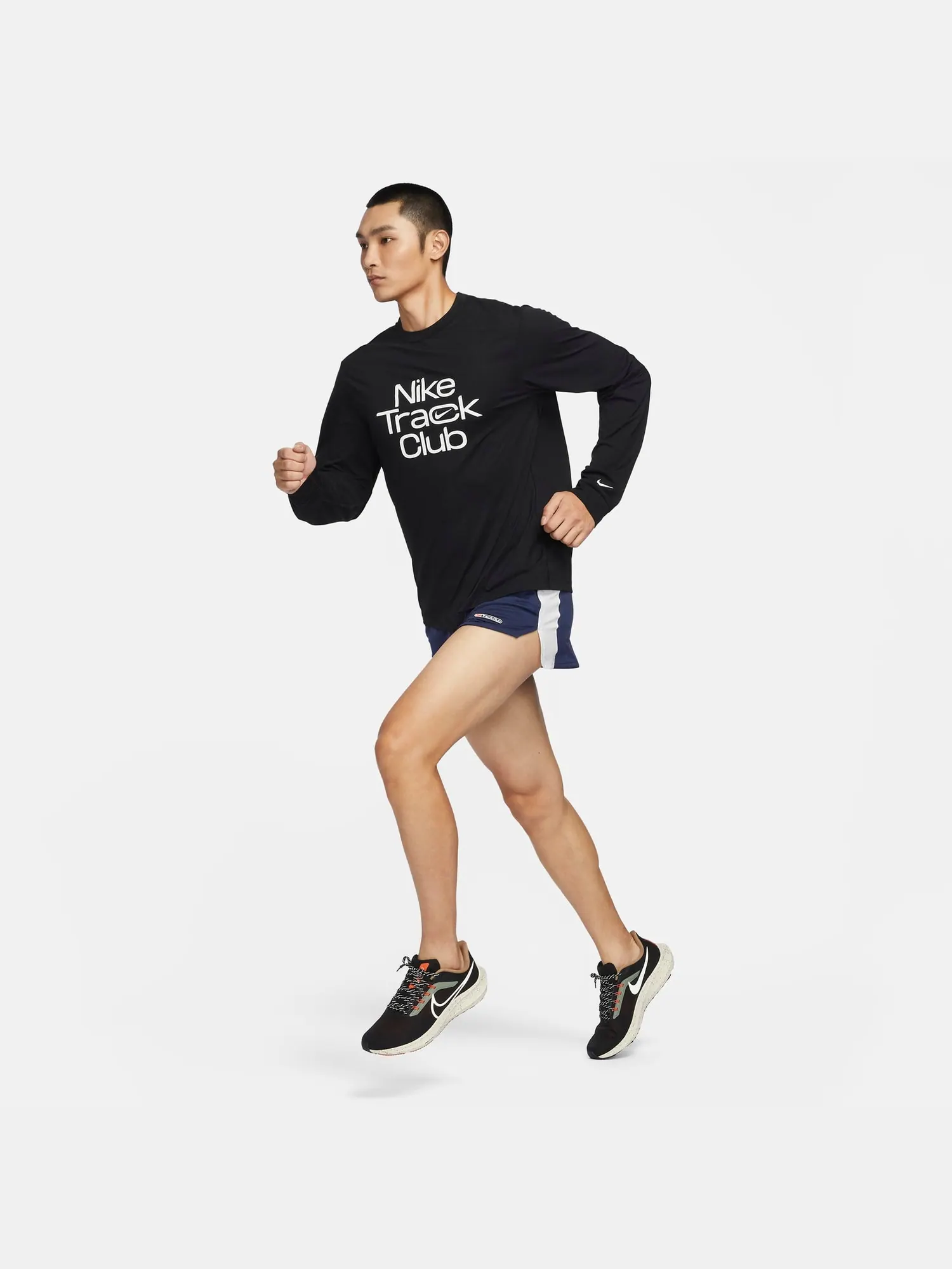 Топ Nike Track Club Sweatshirt 'Black' — изображение 3 из 3, черный