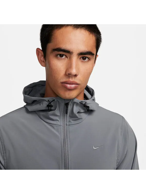 Куртка Nike Unlimited Water-Repellent Hooded Versatile Jacket 'Grey' — изображение 2 из 4, серый
