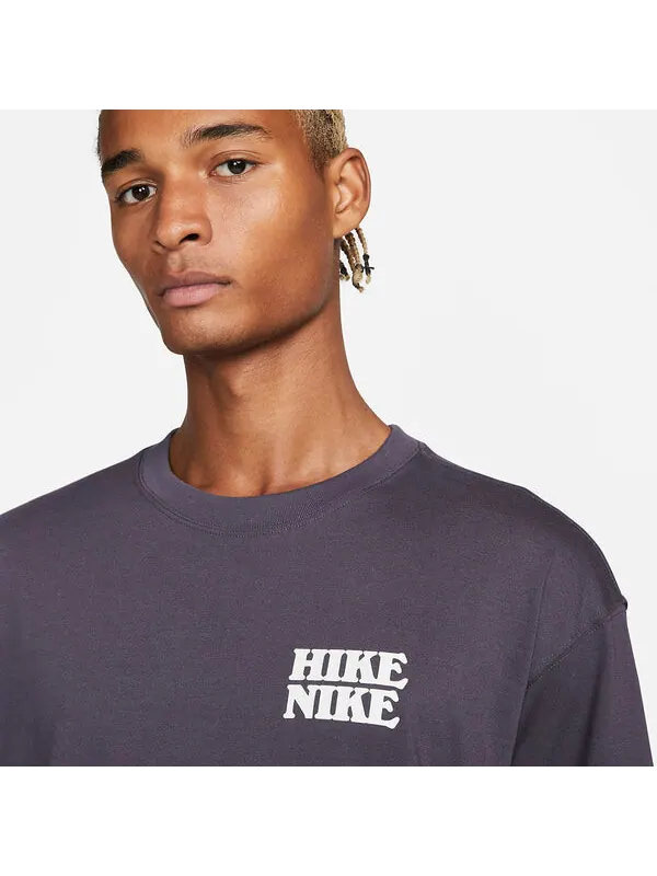 Футболка Nike ACG Hike T-Shirt 'Gridiron' — изображение 2 из 4, серый
