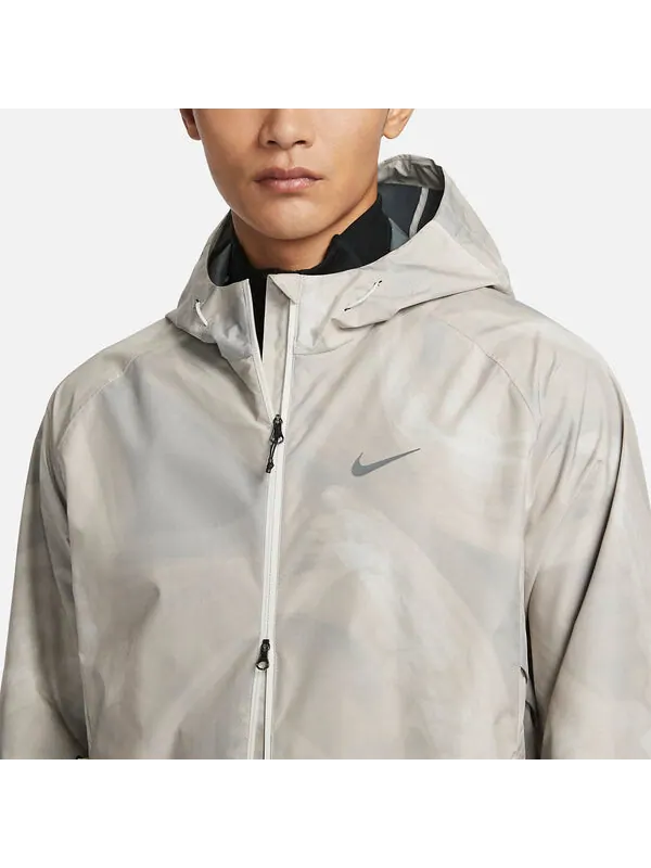 Куртка storm fit running division беговая куртка Nike — изображение 3 из 4, серый/белый