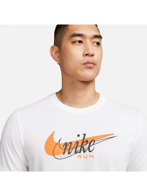 Футболка Nike Dri-FIT Running T-Shirt 'White' — изображение 2 из 3, белый/мульти