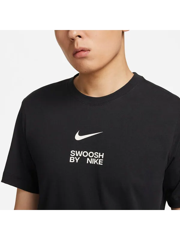 Футболка Nike Swoosh T-Shirt 'Black' — изображение 2 из 4, черный/мульти