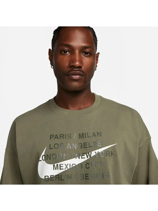 Футболка Nike Sportswear Oversize T-Shirt 'Olive' — изображение 2 из 4, оливковый/зеленый/мульти