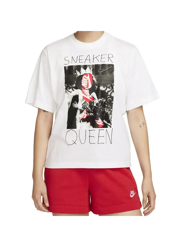 Футболка (WMNS) Nike Sneaker Queen T-Shirt 'White' — изображение 4 из 4, белый