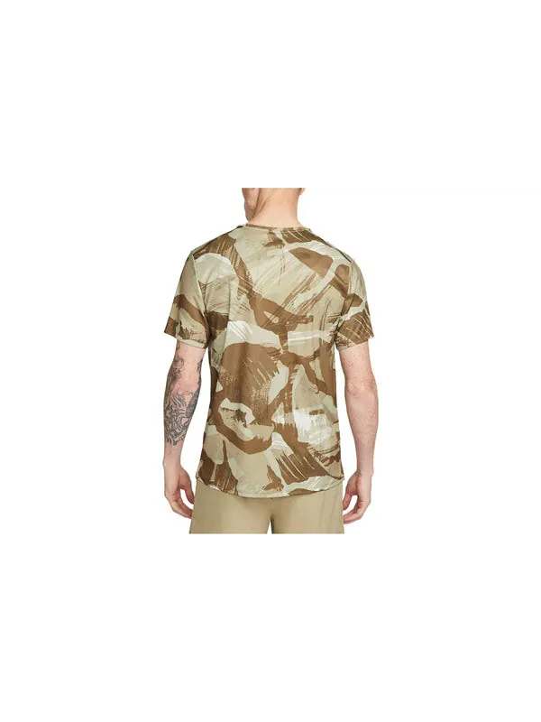 Футболка Nike Dri-Fit Miler Camouflage Running T-Shirt 'Hazel Rush' — изображение 2 из 3, коричневый/мульти