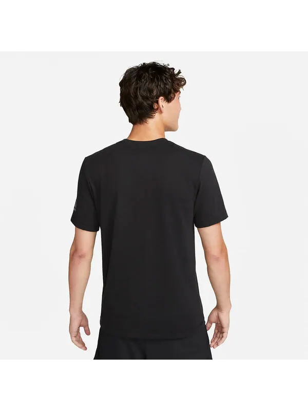 Футболка Nike Dri-Fit Graphic Fitness T-Shirt 'Black' — изображение 4 из 4, черный/мульти