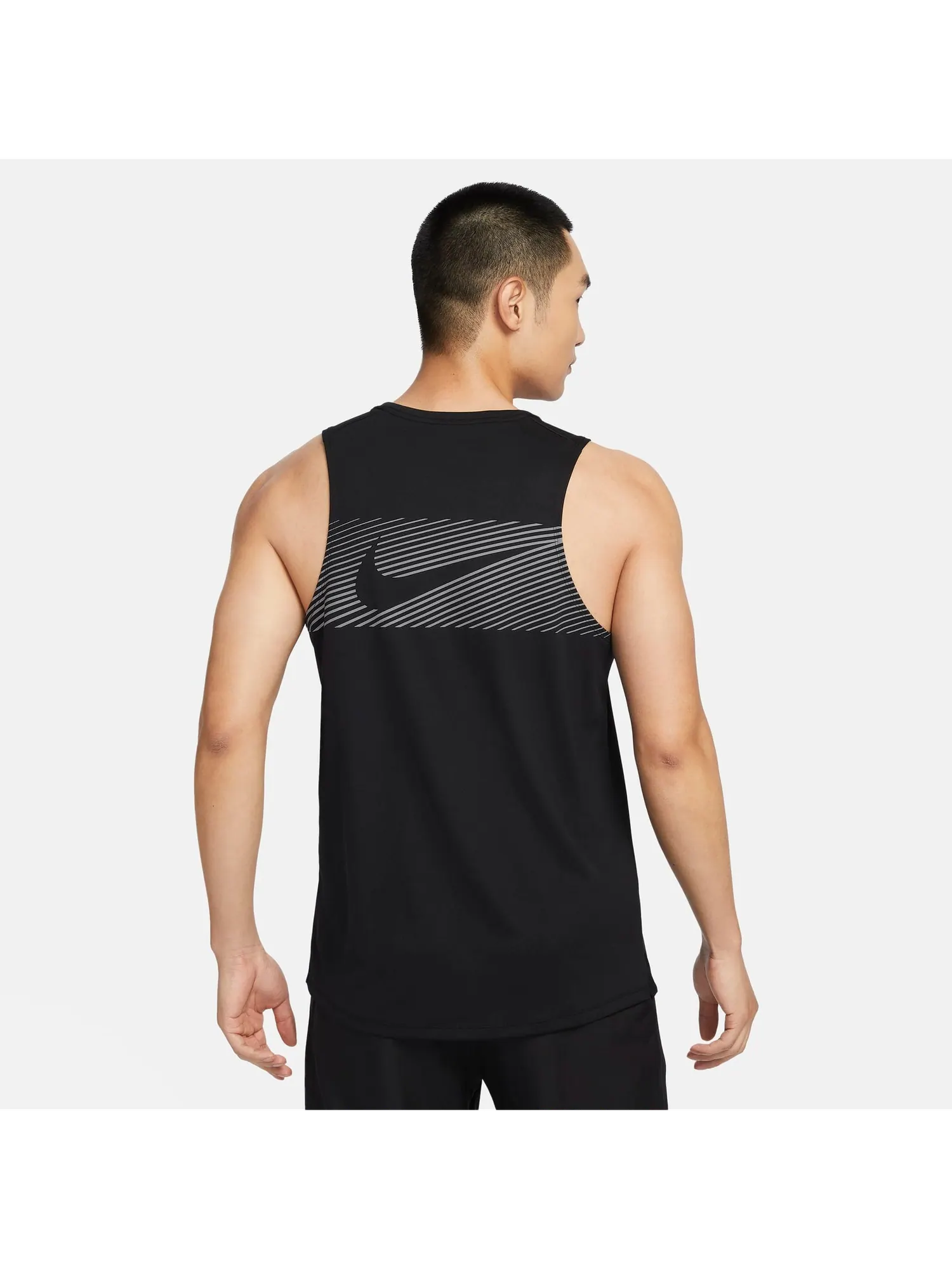 Спортивный топ Nike Miler Flash Tank 'Black' FN3987-010 — изображение 2 из 3, черный