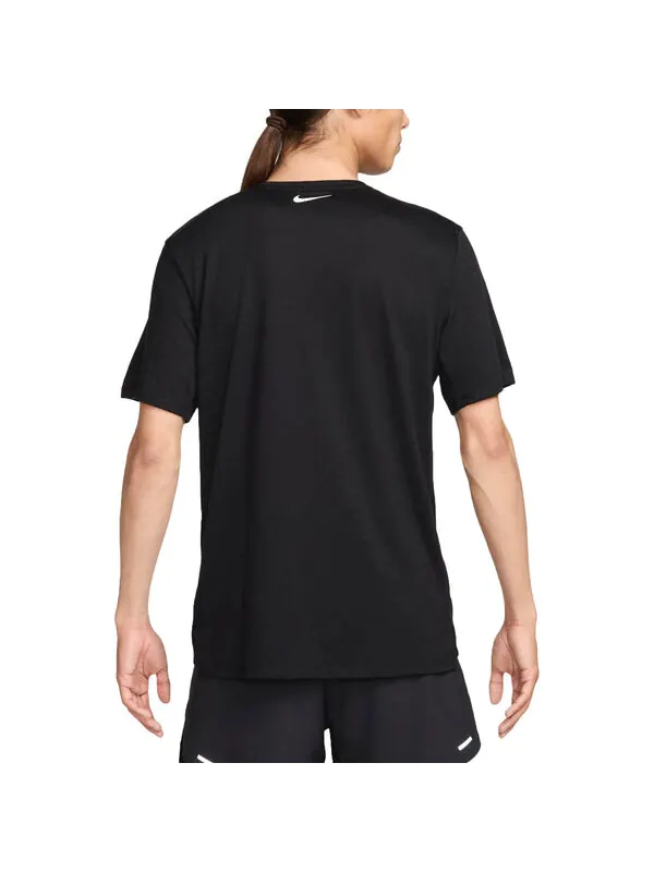 Футболка rise 365 run energy running t shirt asia sizing Nike — изображение 2 из 2, черный/белый