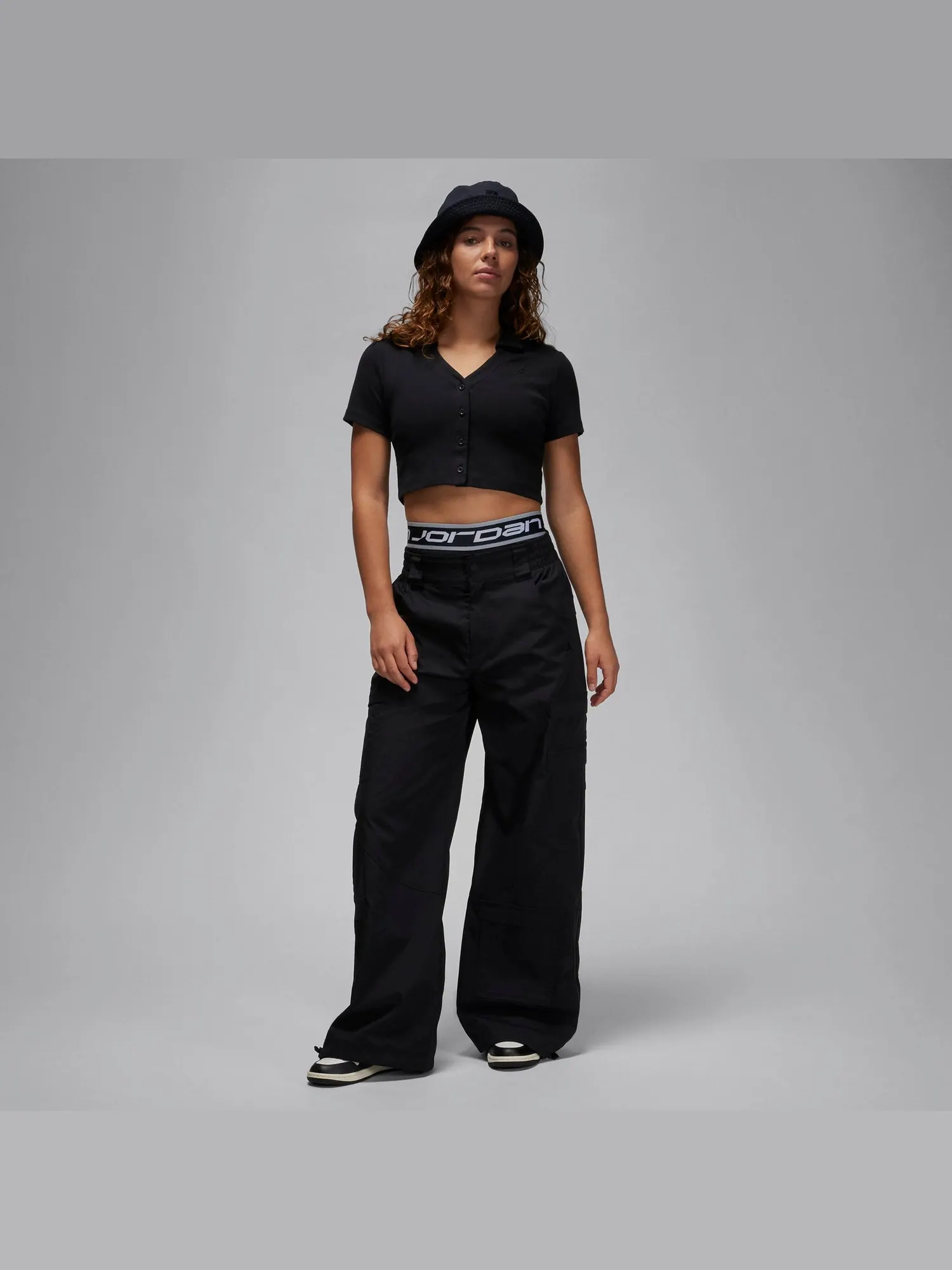 Топ (WMNS) Air Jordan Short-Sleeve Knit Top 'Black' — изображение 3 из 4, черный